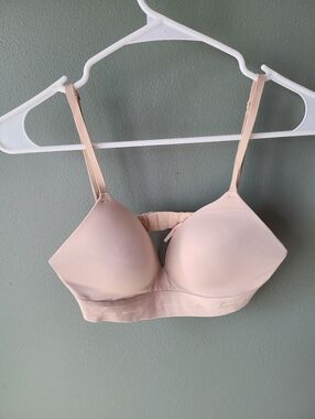 Pink Victoria's Secret Everywhere Wireless Push Up Bra, Size 34C